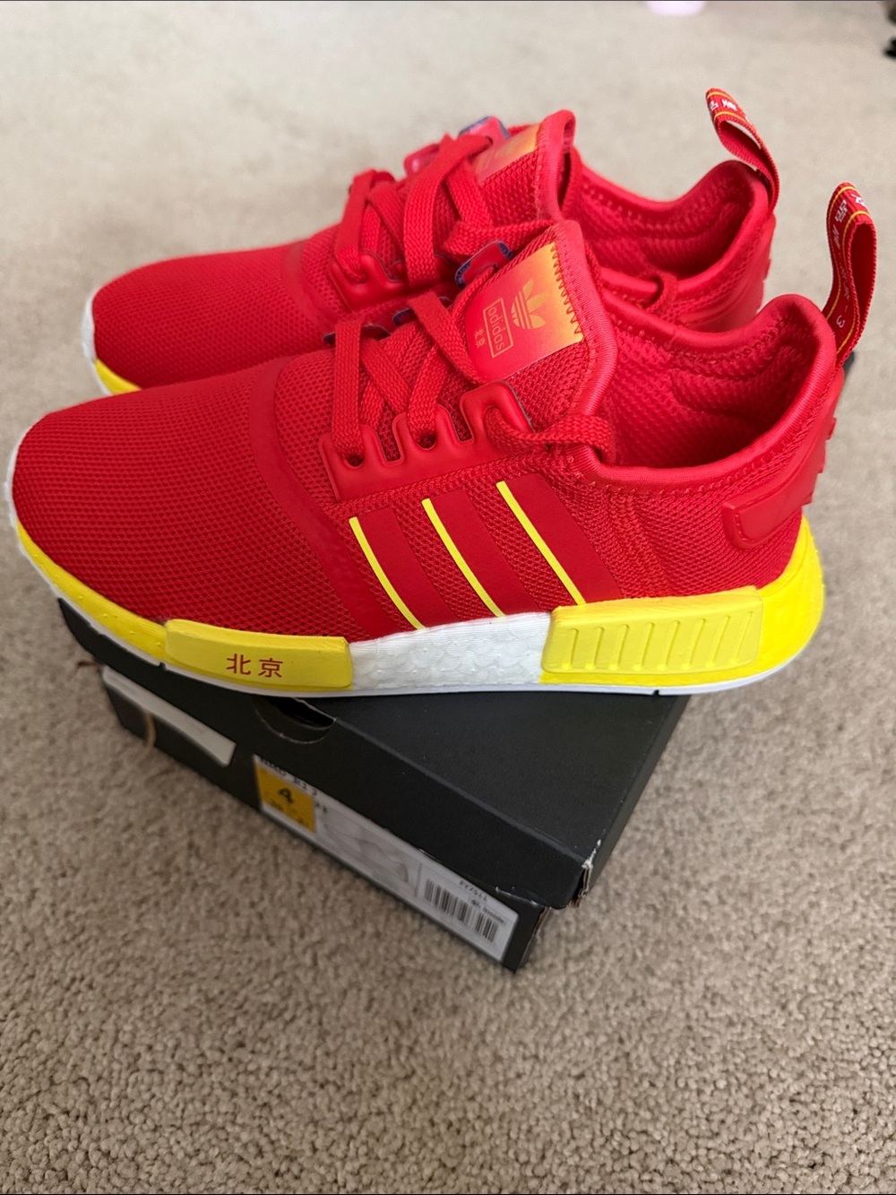 adidas ADIDAS NMD R1 "BEIJING" Youth Size 4